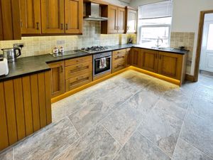 Kitchen- click for photo gallery